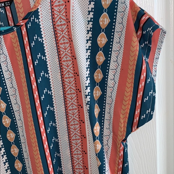 Short sleeves lightweight blouse - Picture 2 of 3